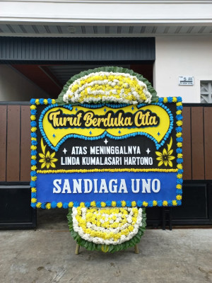 Papan Bunga Duka di Ujung Sabbang